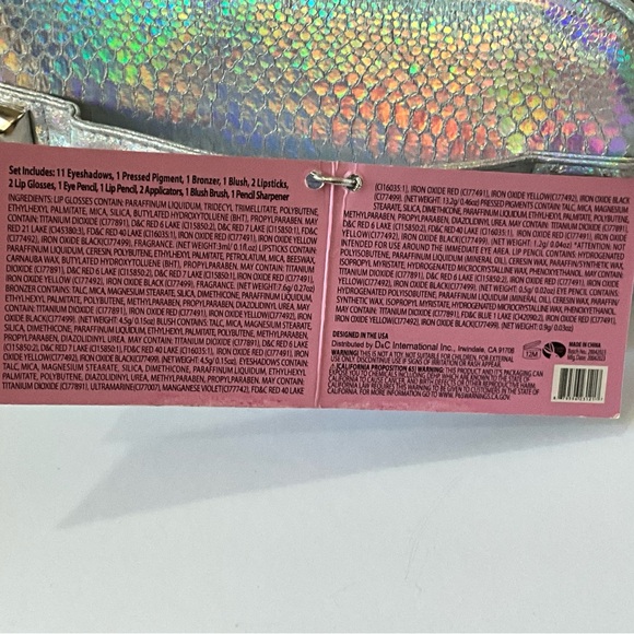 Rockin Beauty Box 24 pc  Professional Series Makeup Set - Picture 12 of 12